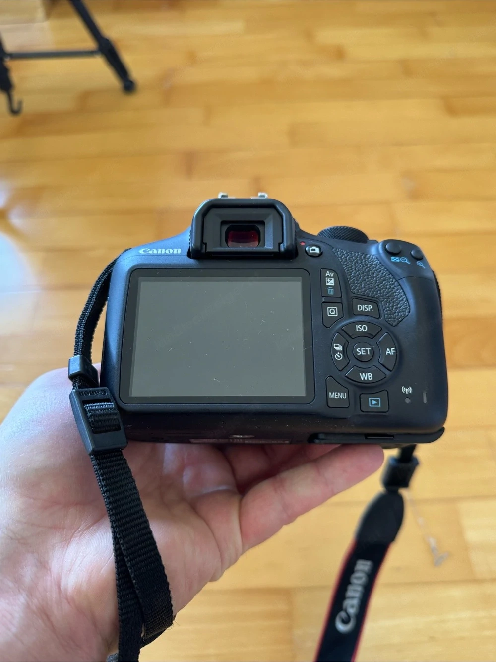 Canon EOS 1300d 