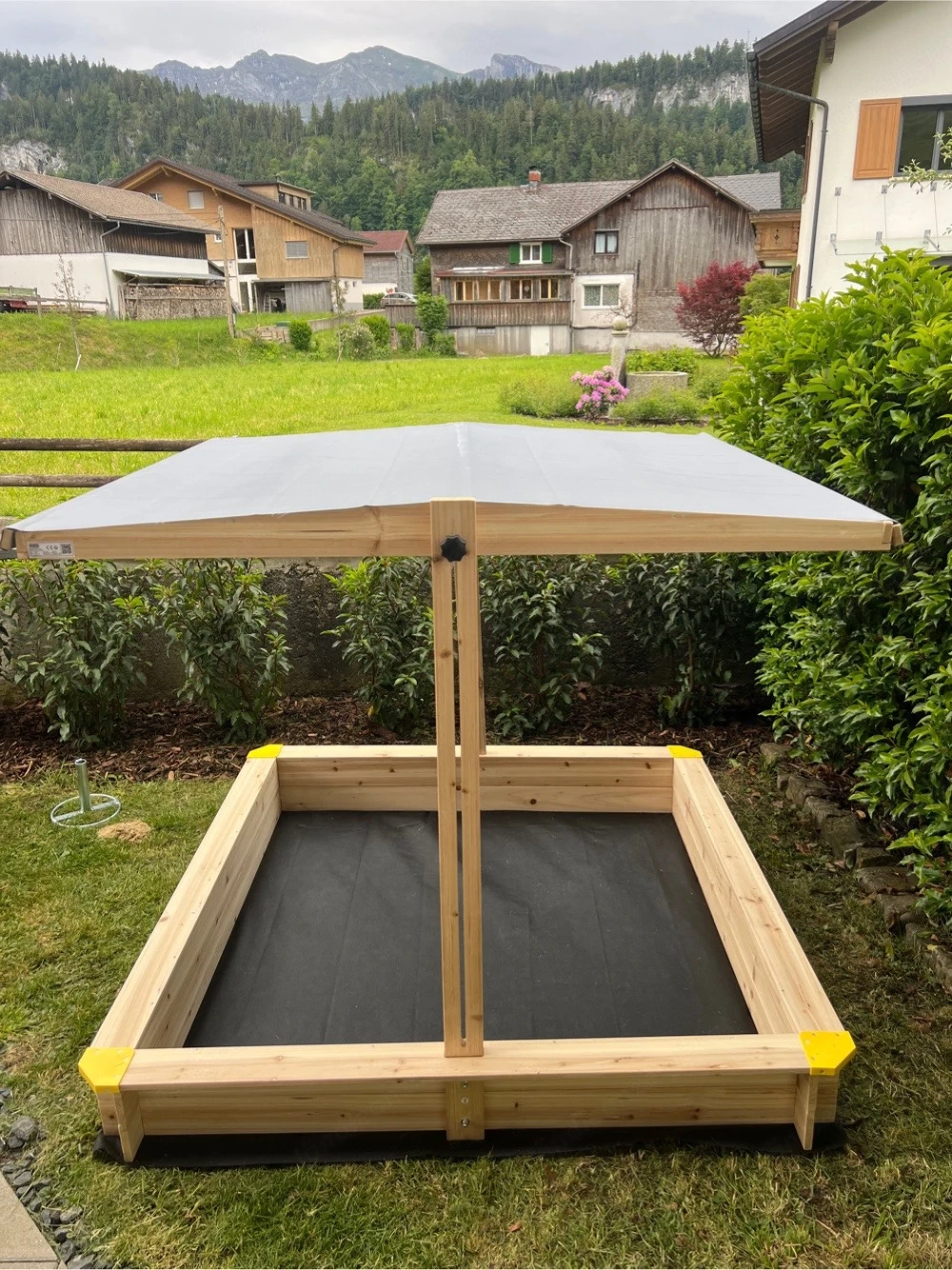 SPIELWERK  Sandkasten 140 x 140  Fritzi    so gut wie neu