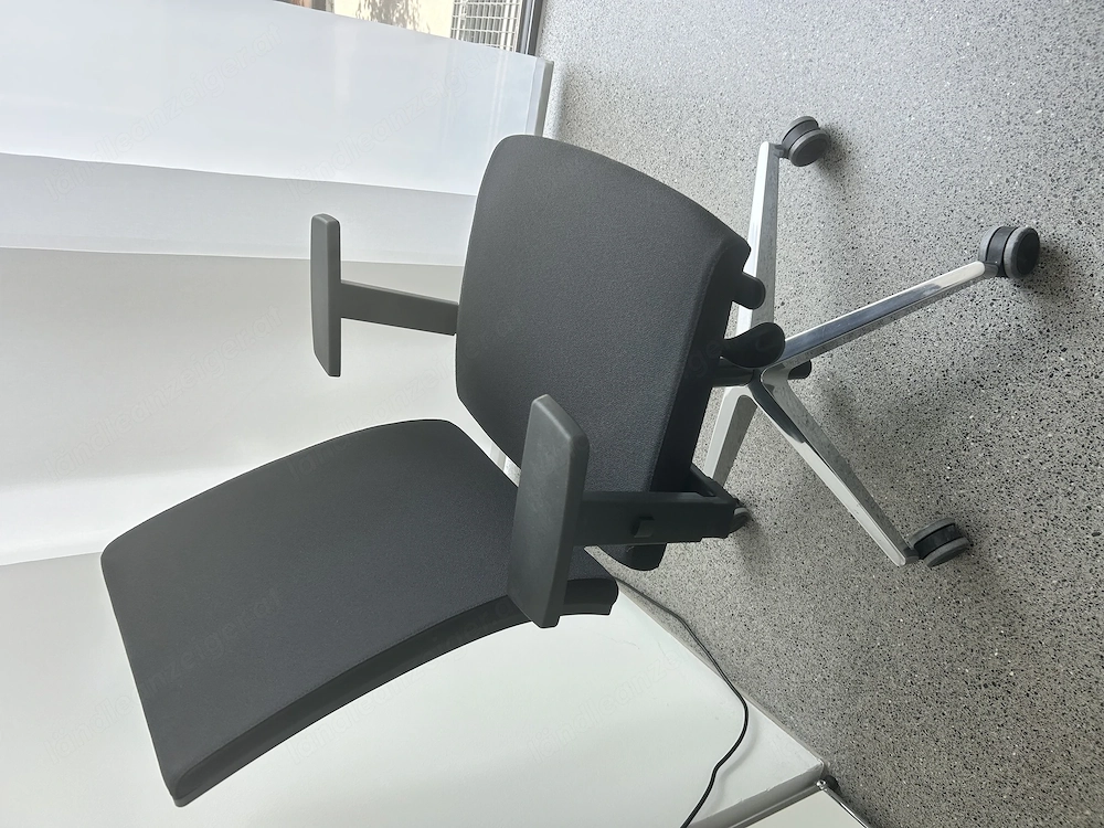 Büroauflösung   diverse Möbel zu verkaufen