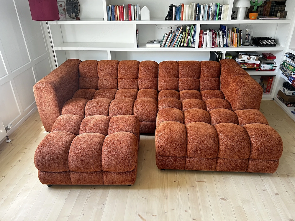 Designer-Sofa in Rostorange   sehr bequem, mit Ottomane