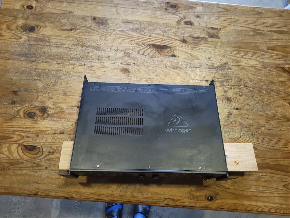 Behringer KM760   PA Endstufe   Verstärker