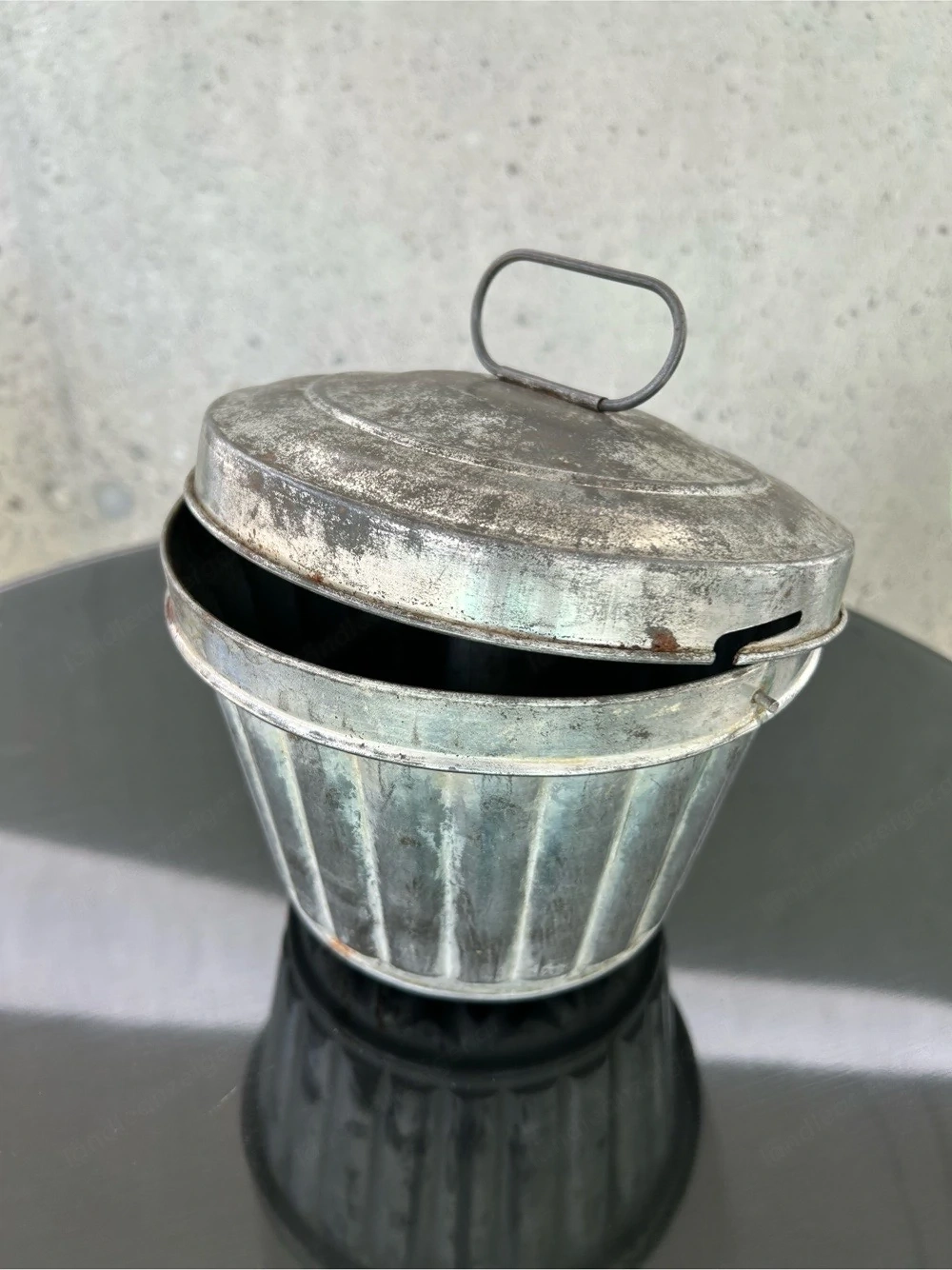 Antike Puddingform aus Blech 1900er Jahre