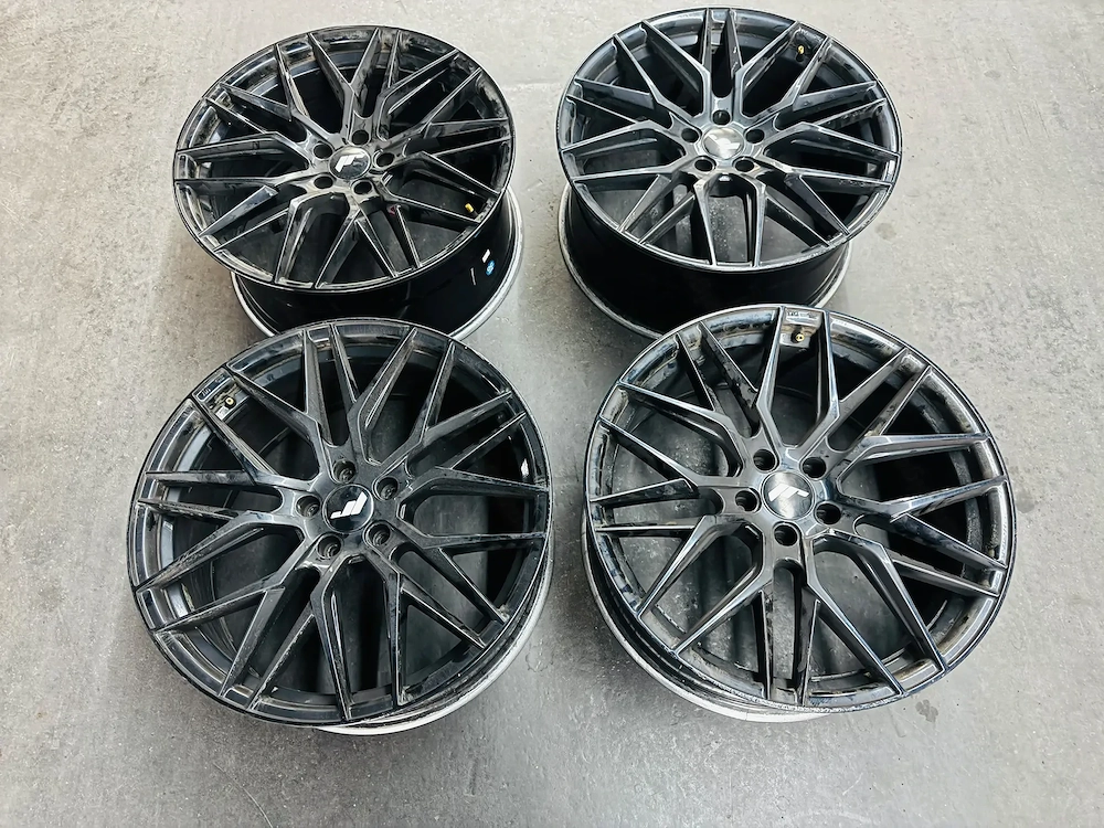AnzeigeJR21 8,5J x 20 Zoll ET35 5x112 Schwarz Alufelgen