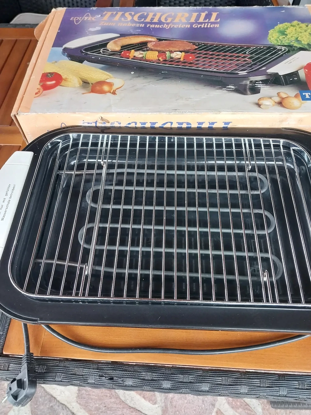 tischgrill  50 x 30  15,00   neuwertig 