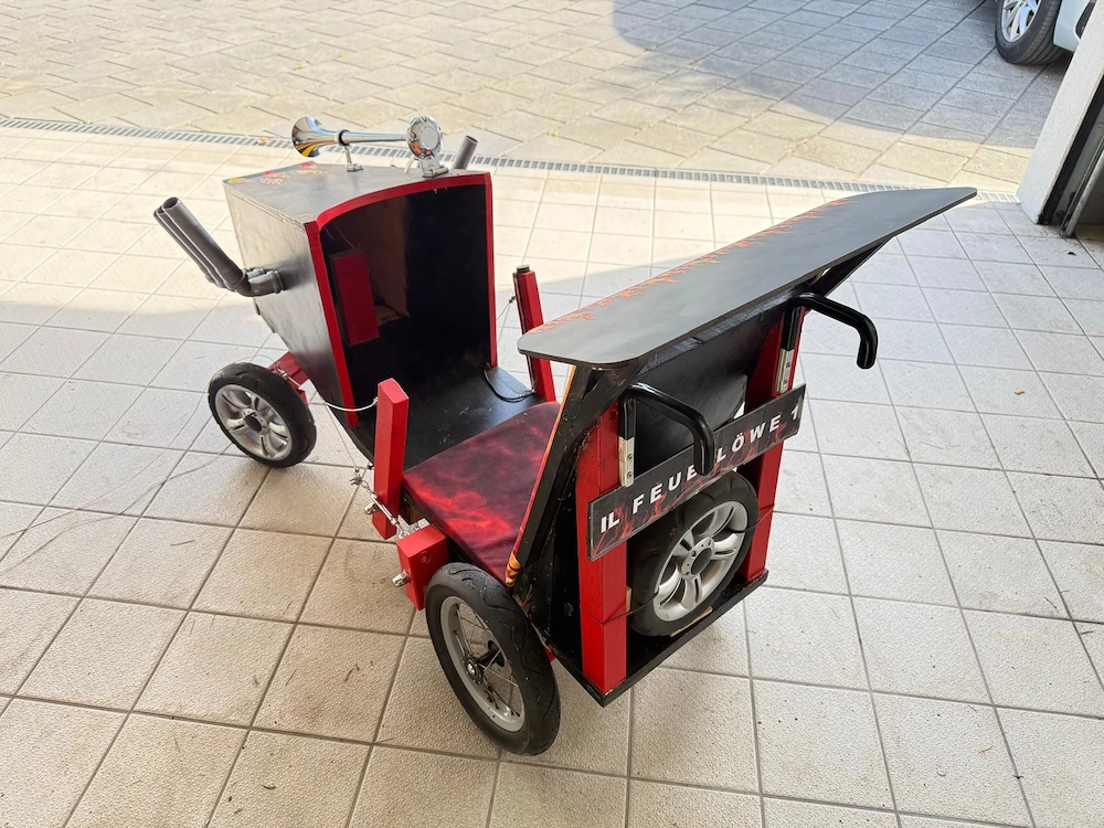 Tolle Seifenkiste mit Lkw-Hupe abzugeben