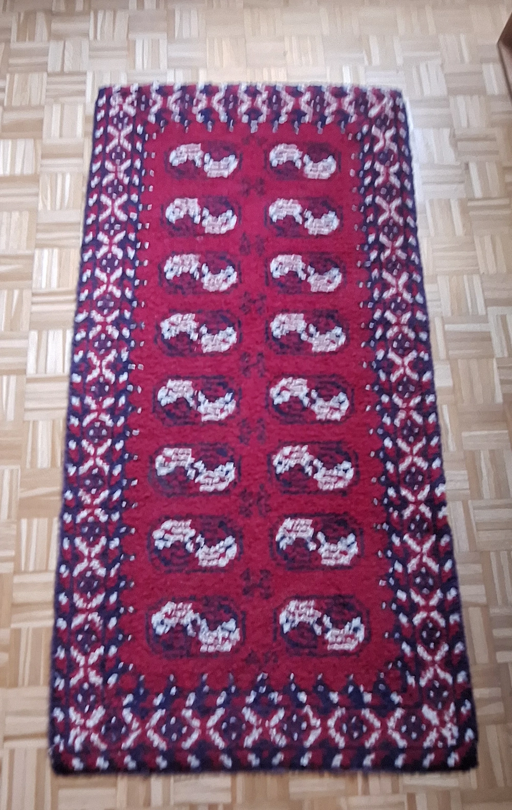 Teppich " Handgeknüpft"