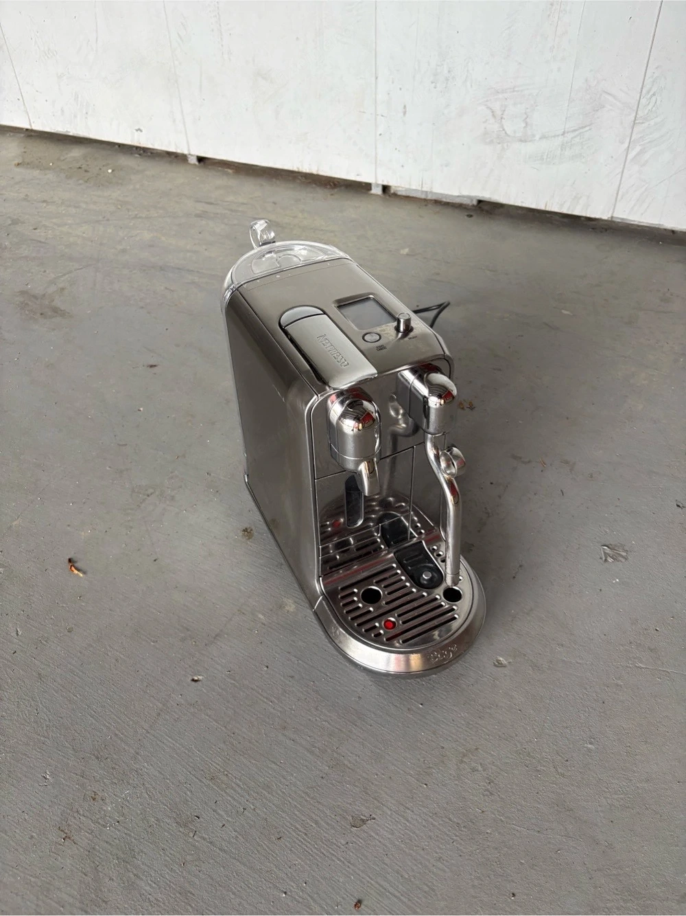 Nespresso Kapselmaschine mit Milchaufschäumer 