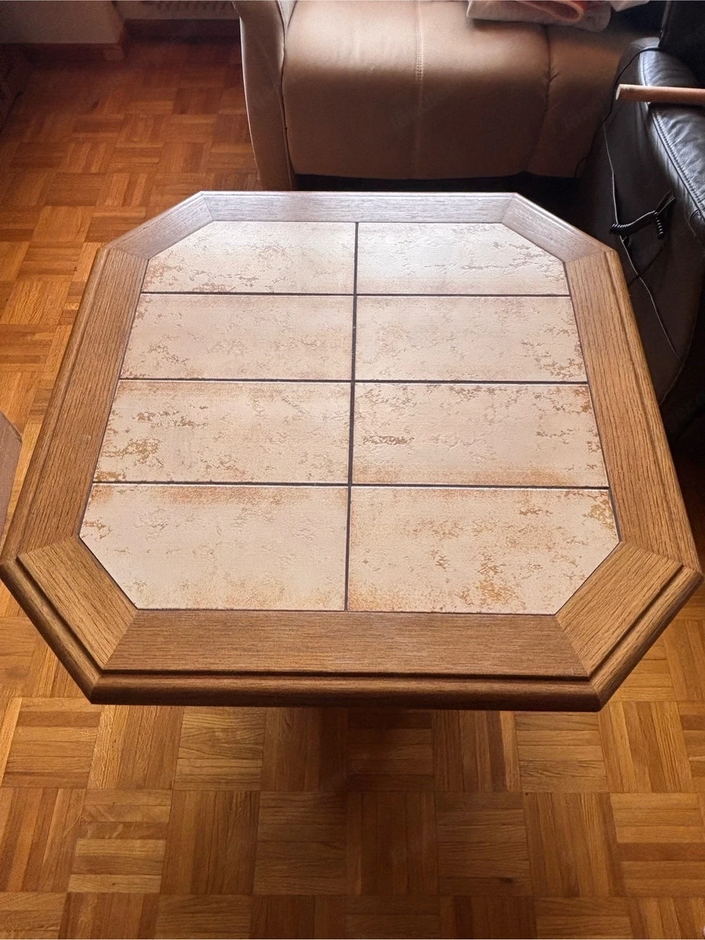 Couchtisch mit Fliesenplatte - 78 x 78 cm