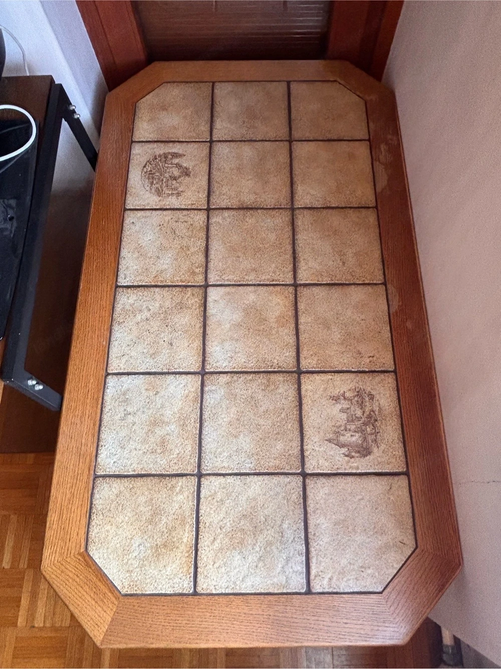 Wohnzimmertisch mit Fliesenplatte - 137 x 77cm