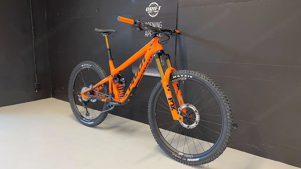 Nagelneues Pivot Firebird Pro Deore XT Di2