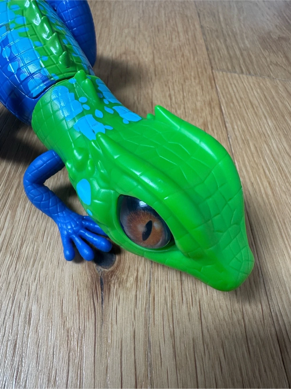 ROBO ALIVE Schleichende Echse