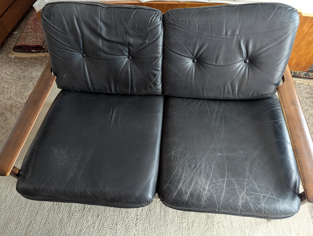 Sofas in Leder Holz zu verschenken