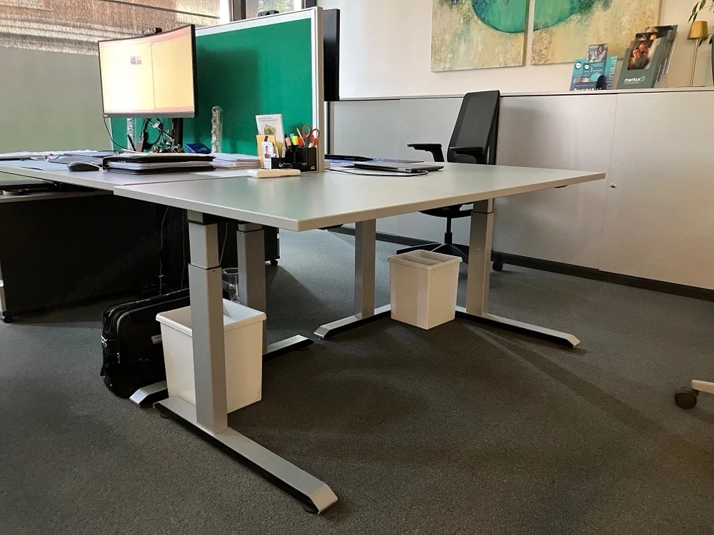 Schreibtisch höhenverstellbar-lieferbar
