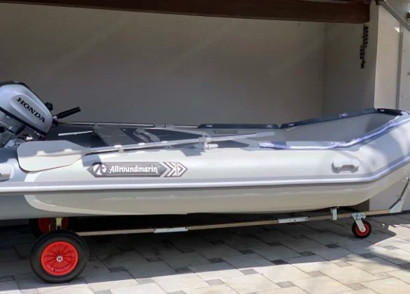 Schlauchboot mit Handtrailer und 6 PS Motor - tolle Gelegenheit