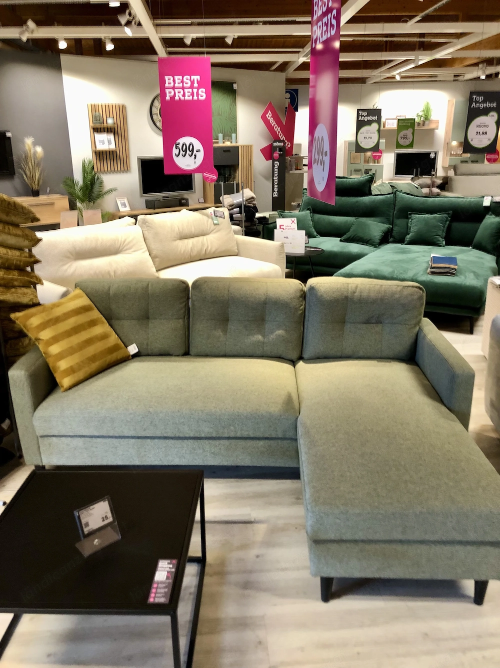Neues Ecksofa zu verkaufen (192 82 138cm)