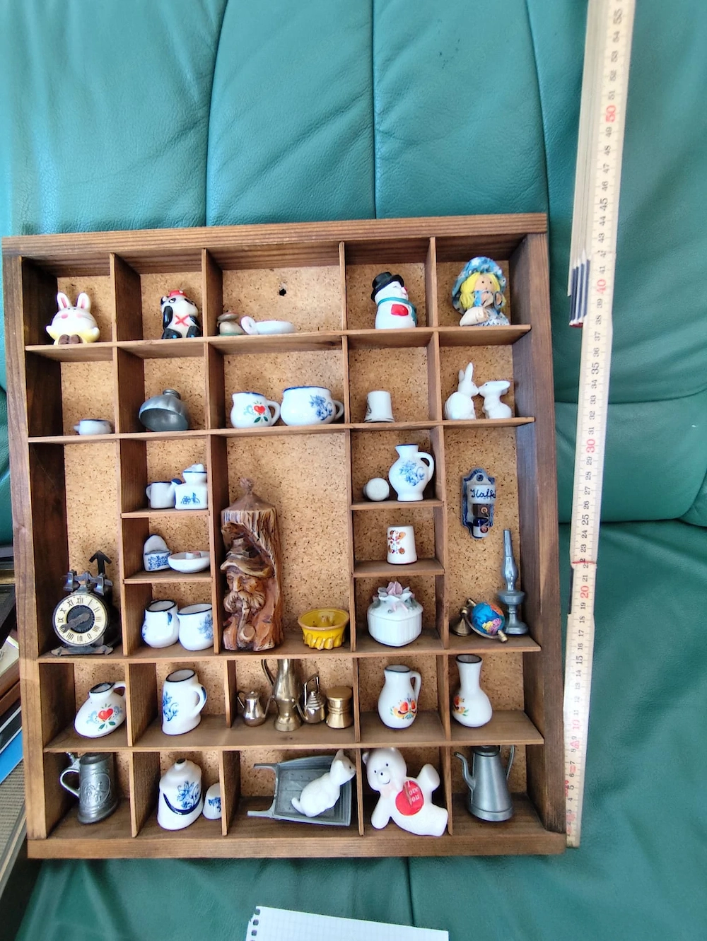 Sammlervitrine   Setzkasten mit Miniaturen und Dekoartikeln