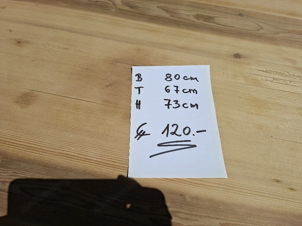 Fichtenholztischlein.