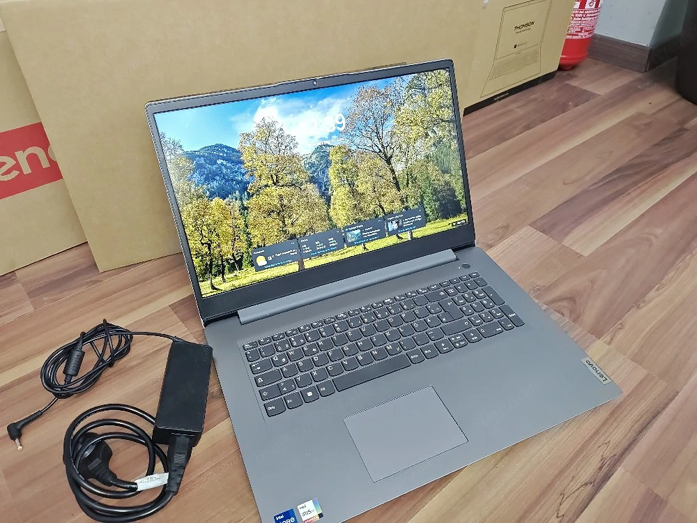 Neuwertiger Lenovo 17 Zoll Notebook
