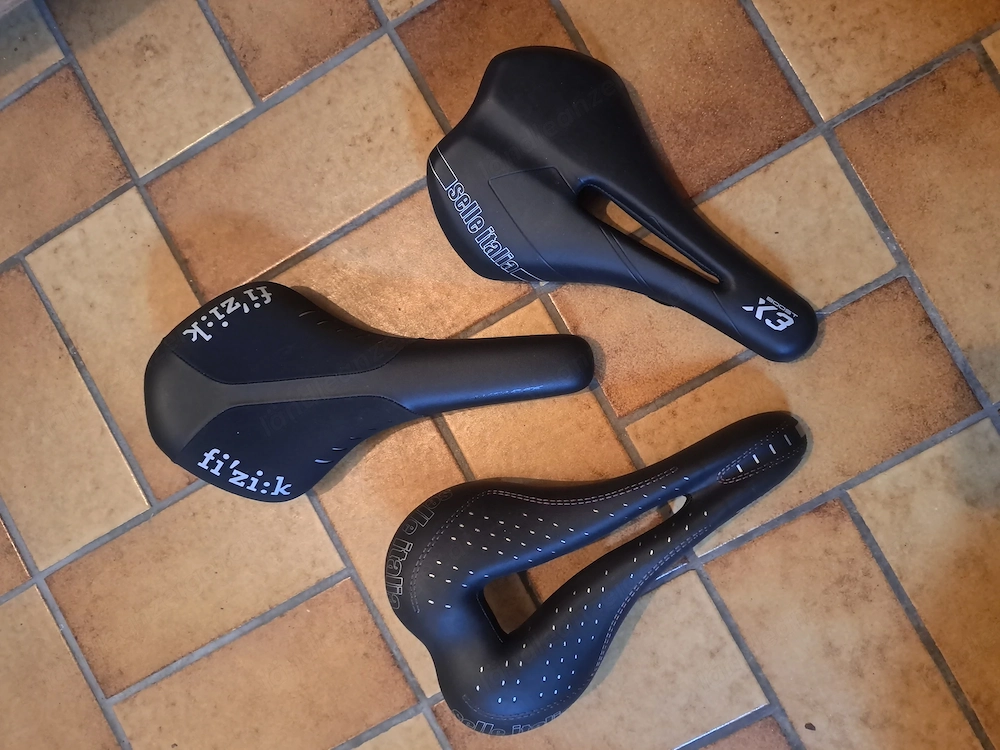 Verschiedene Fahrradsattel 