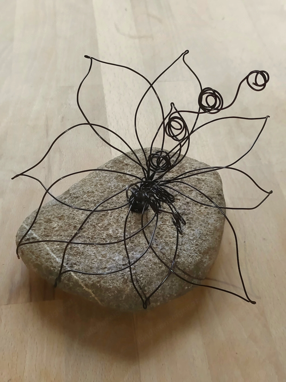 Deko Drahtblume auf Stein neu 