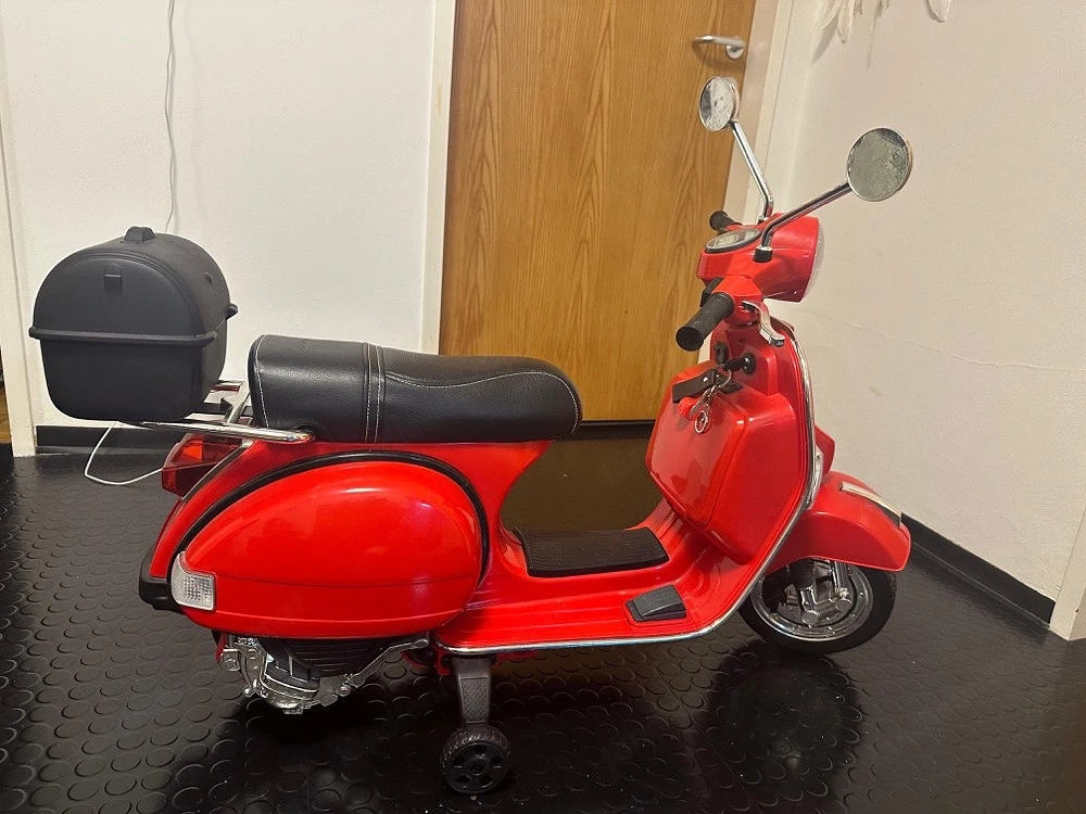 Vespa PX Kinder Elektroroller 12V   Rot   Top Zustand