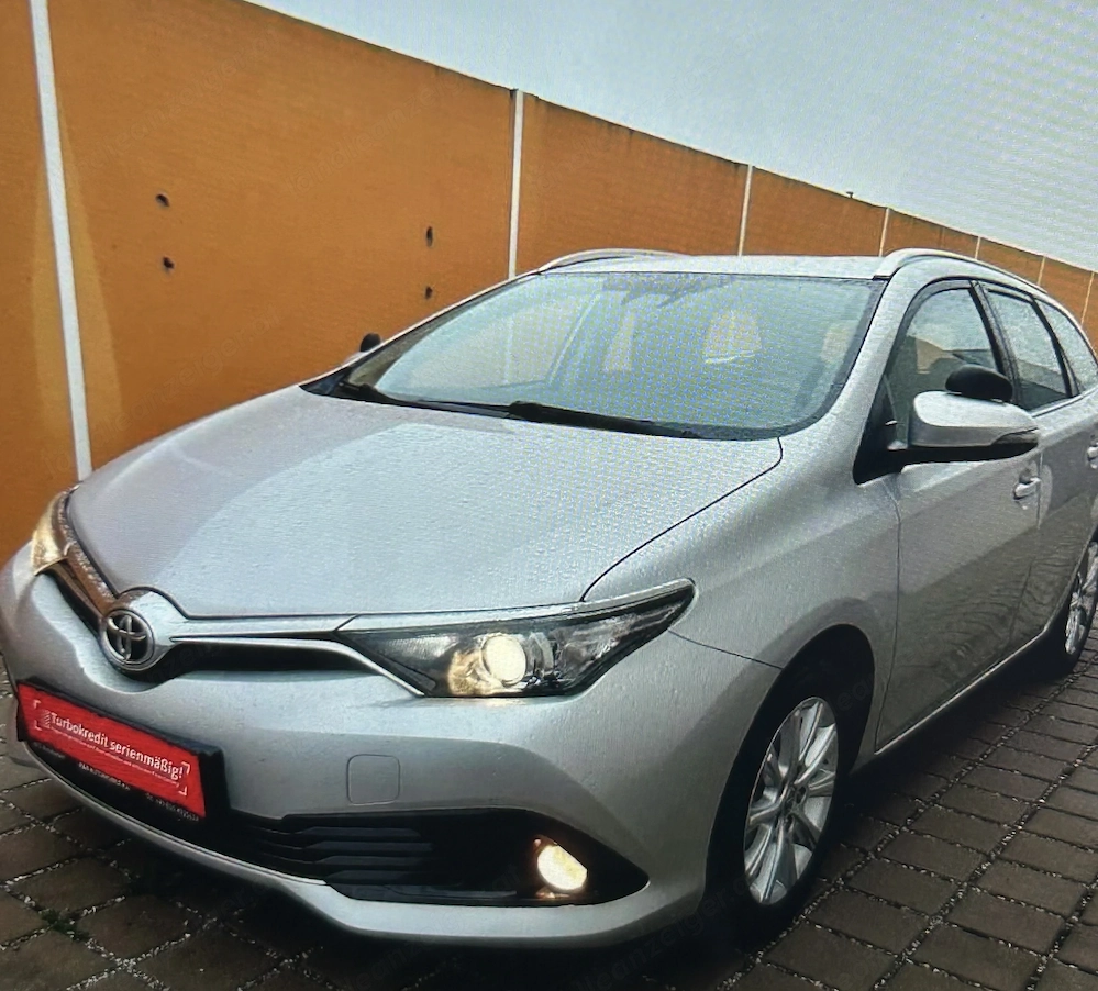Toyota Auris Touring Sports Hybrid Automatik mit Standheizung 