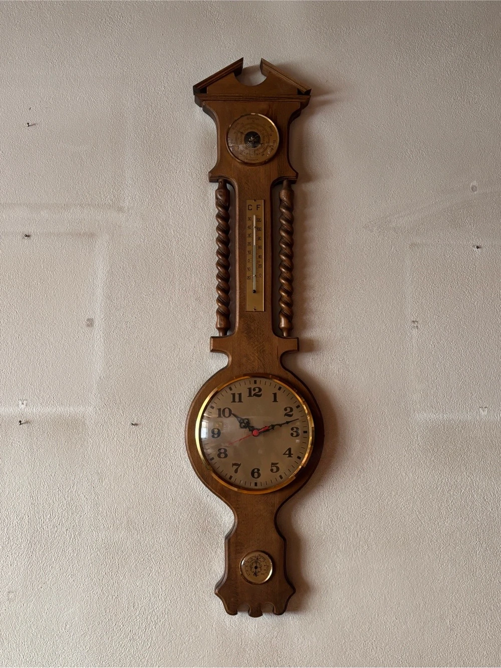 Wanduhr mit Wetterstation aus Holz