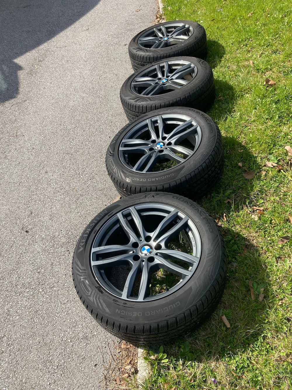 19 Zoll Alufelgen in Anthrazit mit Winterreifen für BMW X5