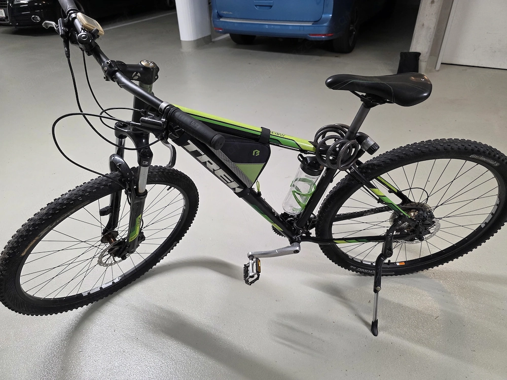 TREK MARLIN 6   29"  Hardtail  17.5"