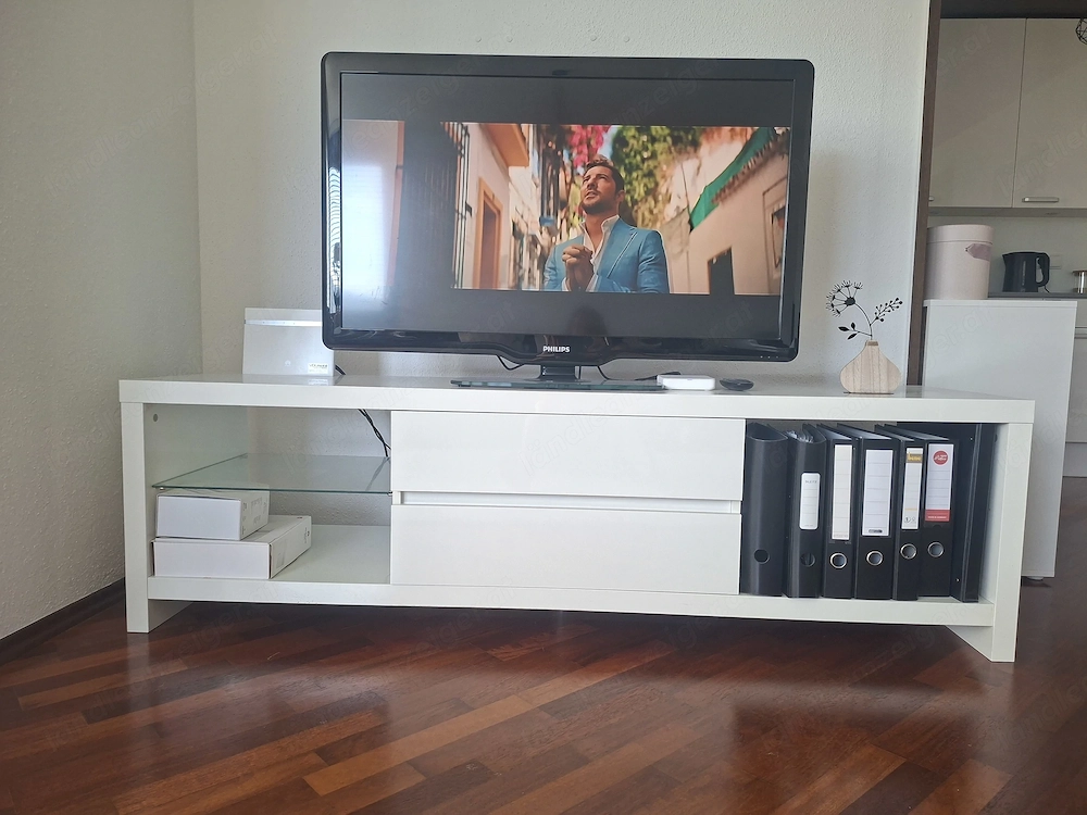 Sideboard mit TV zu verkaufen