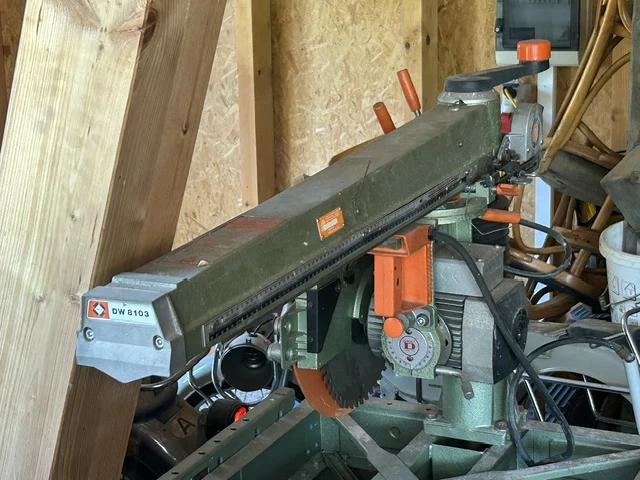DEWALT DW 8103 Radialarmkreissäge