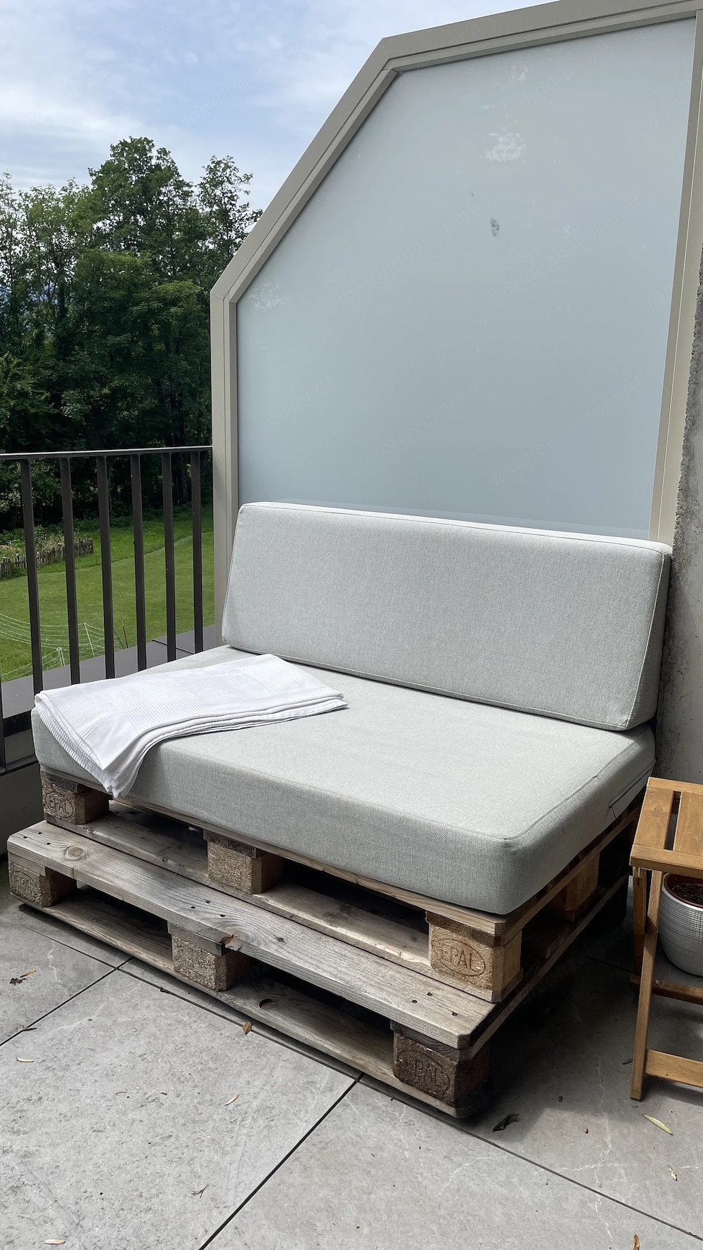 Palettensofa mit abziehbarem Bezug