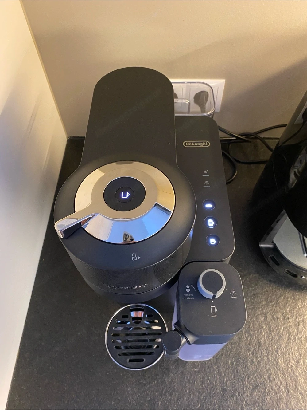 DeLonghi ENV300.B Vertuo Lattissima Nespresso-Maschine