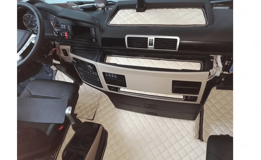 Artikel: Handmade MAN TGX from 2018 floor mats carpet complete set Hochwertiger Artikel aus unserem 
