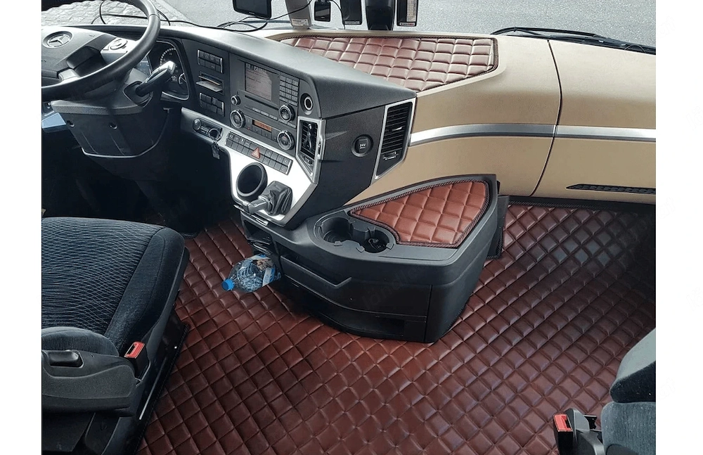Artikel: Handmade Mercedes Actros from MP4 floor mats carpet complete set Hochwertiger Artikel aus u