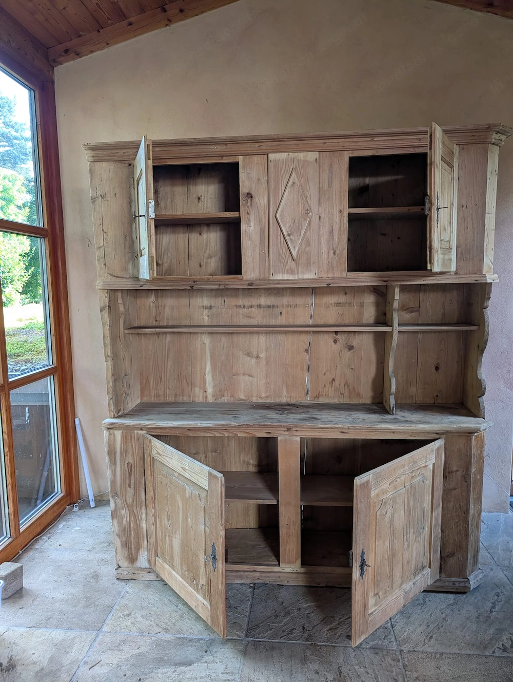 Alter großer Wohnzimmerschrank   Kasten