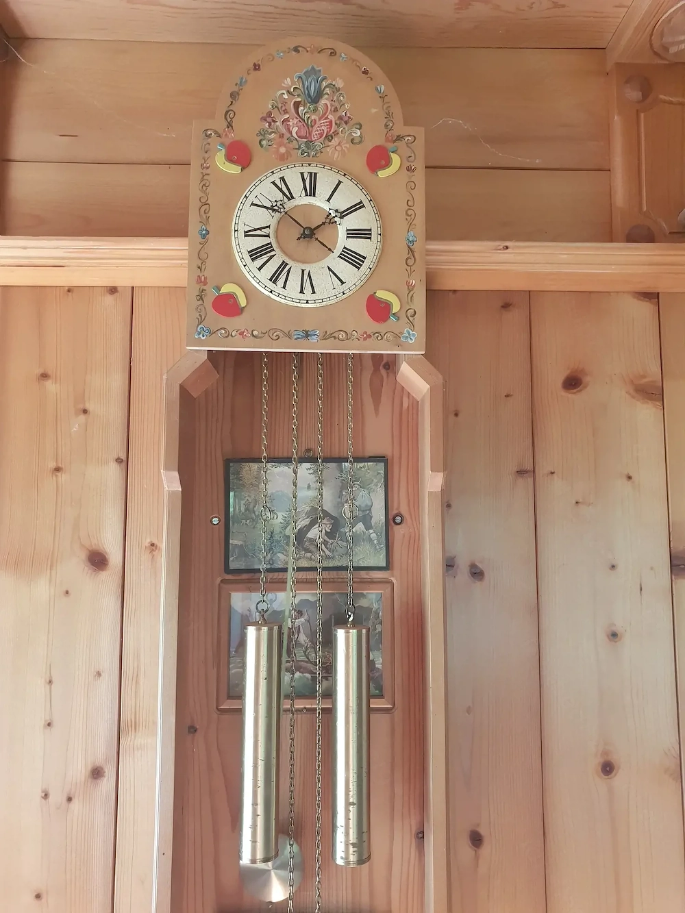 Schöne Pendeluhr   Wanduhr im Landhausstil mit Gewichten
