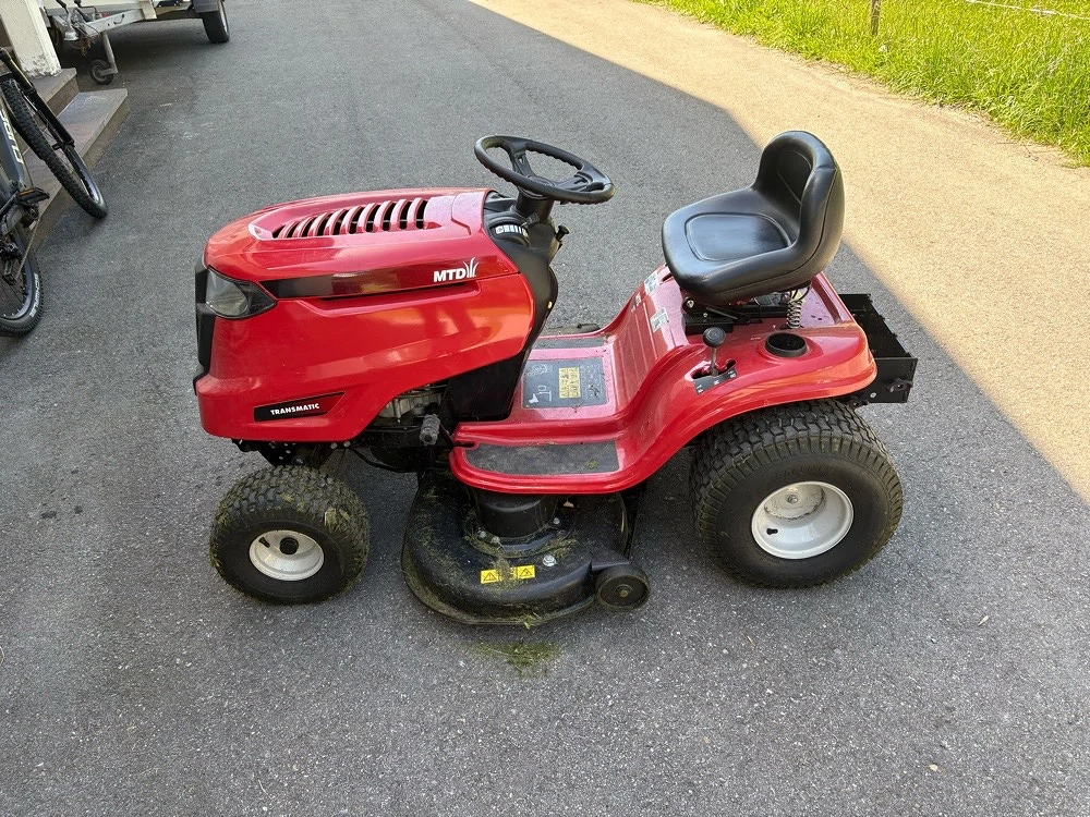 Rasenmäher Traktor