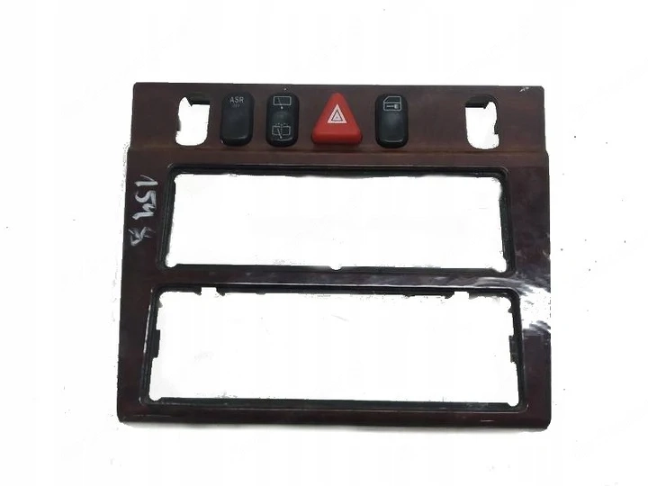 Artikel: Classic car frame radio A2026832908 Mercedes C I W202 Hochwertiger Artikel aus unserem Onli
