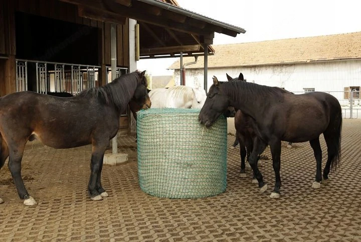 Artikel: Premium horse round bale hay net 1.50m x 1.50m Hochwertiger Artikel aus unserem Online-Shop