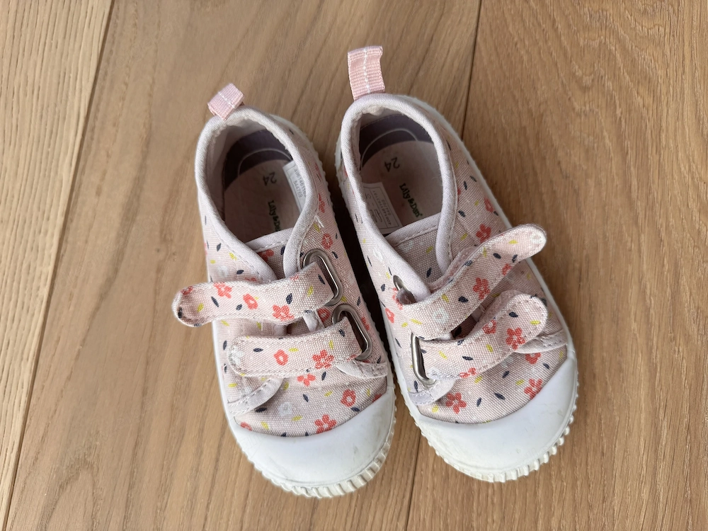 Kinder-Turnschuhe mit Klettverschluss