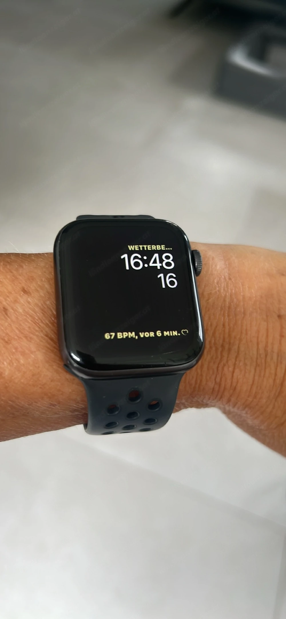 APPLE BUNDLE: iPhone 13 Pro 256GB + Apple Watch 6 44mm GPS Cellular