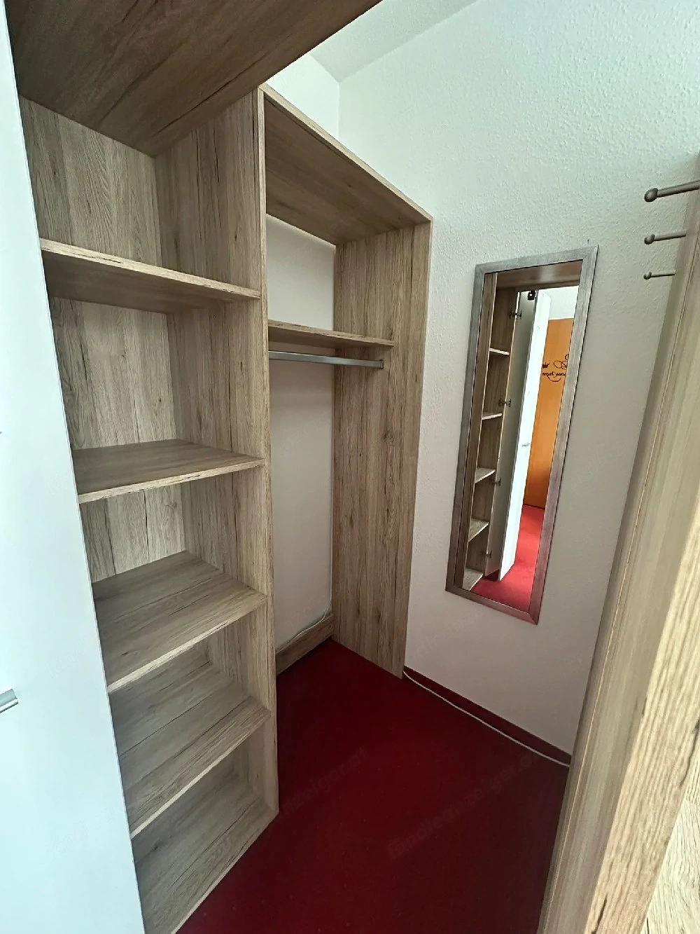 Kleiderschrank 