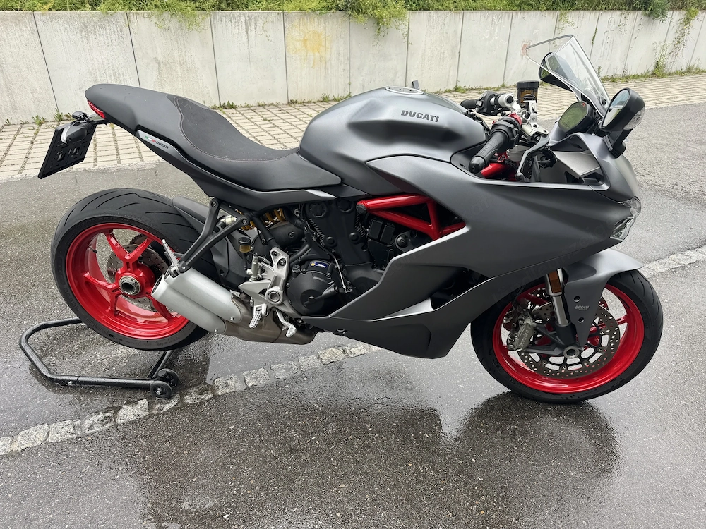 Ducati Supersport 