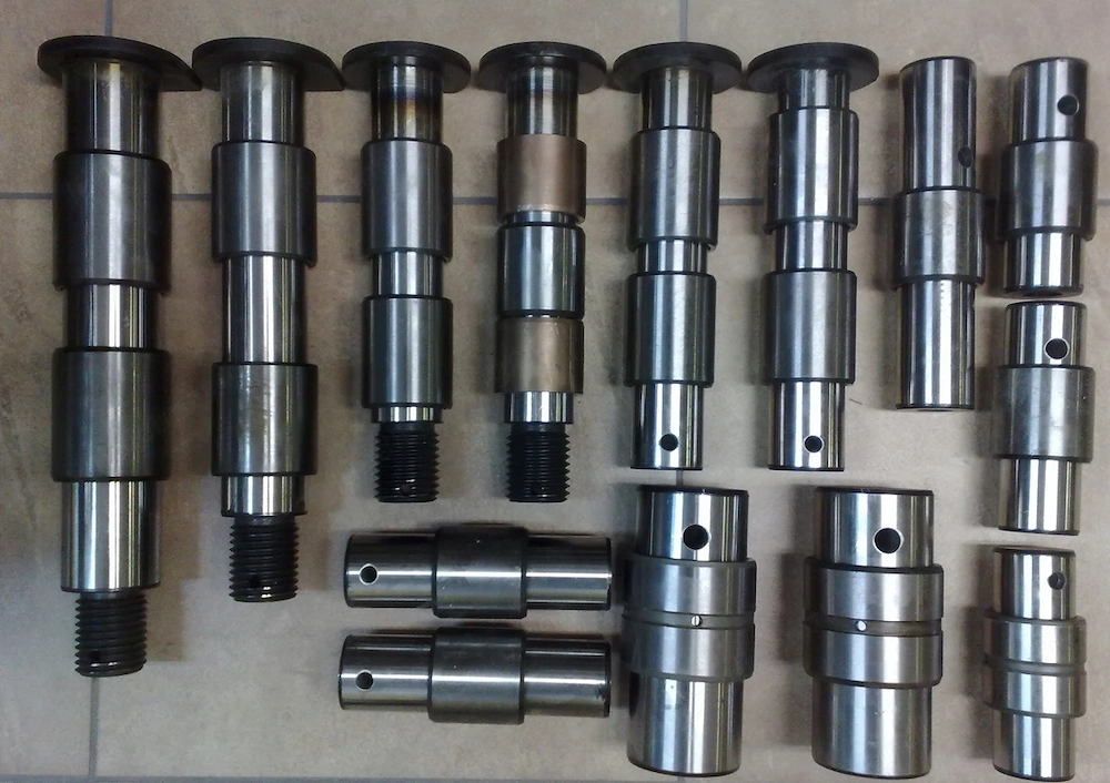 Artikel: PINS + BUSHINGS CAT 302.7D SET Linkage repair kit Linkage repair kit Hochwertiger Artikel a
