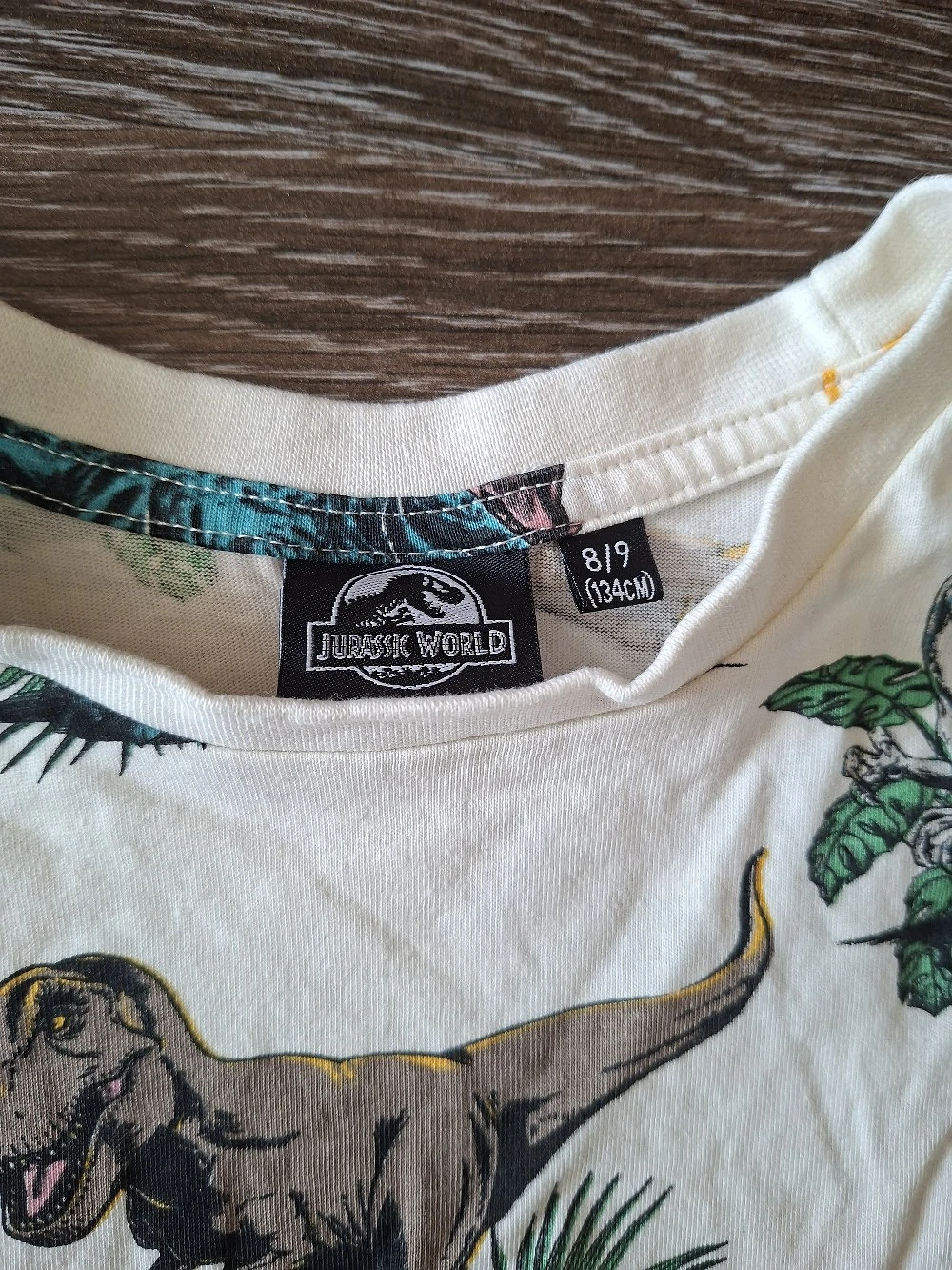 2 Tshirts Jurassic World