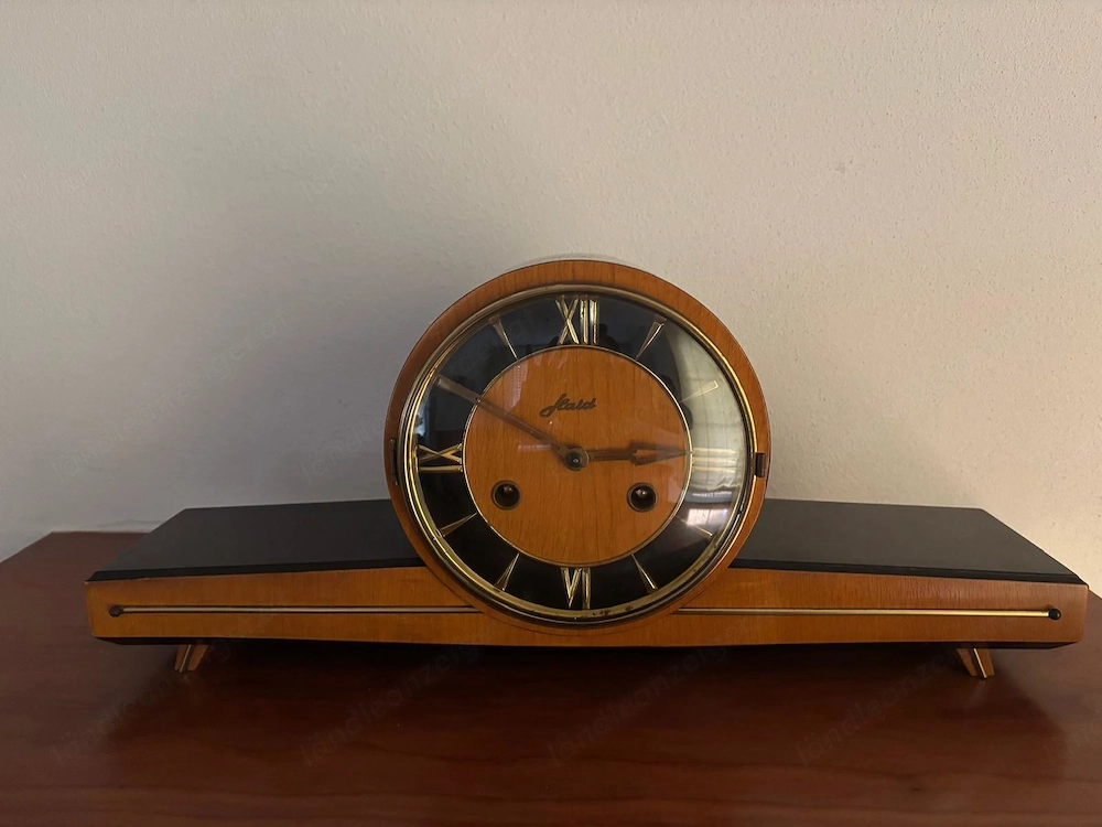 Schöne Standuhr