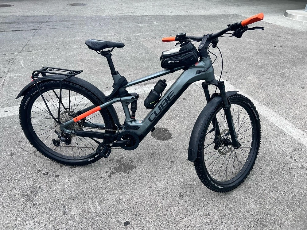 E Bike Cube wie NEU 