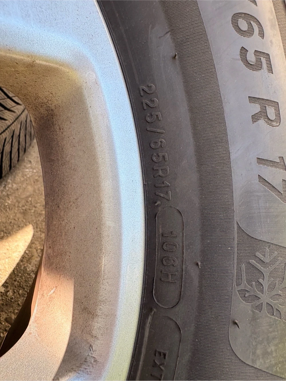 Ford Kuga Winterreifen Alufelgen 225 65 R17