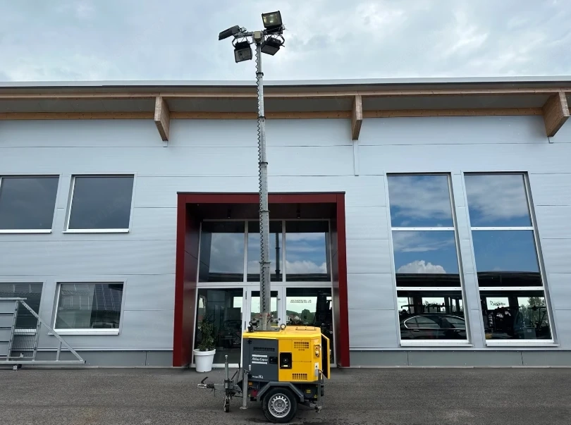 Atlas Copco HILIGHT H2 Mobiler Lichtmast Flutlicht Anhänger Bau